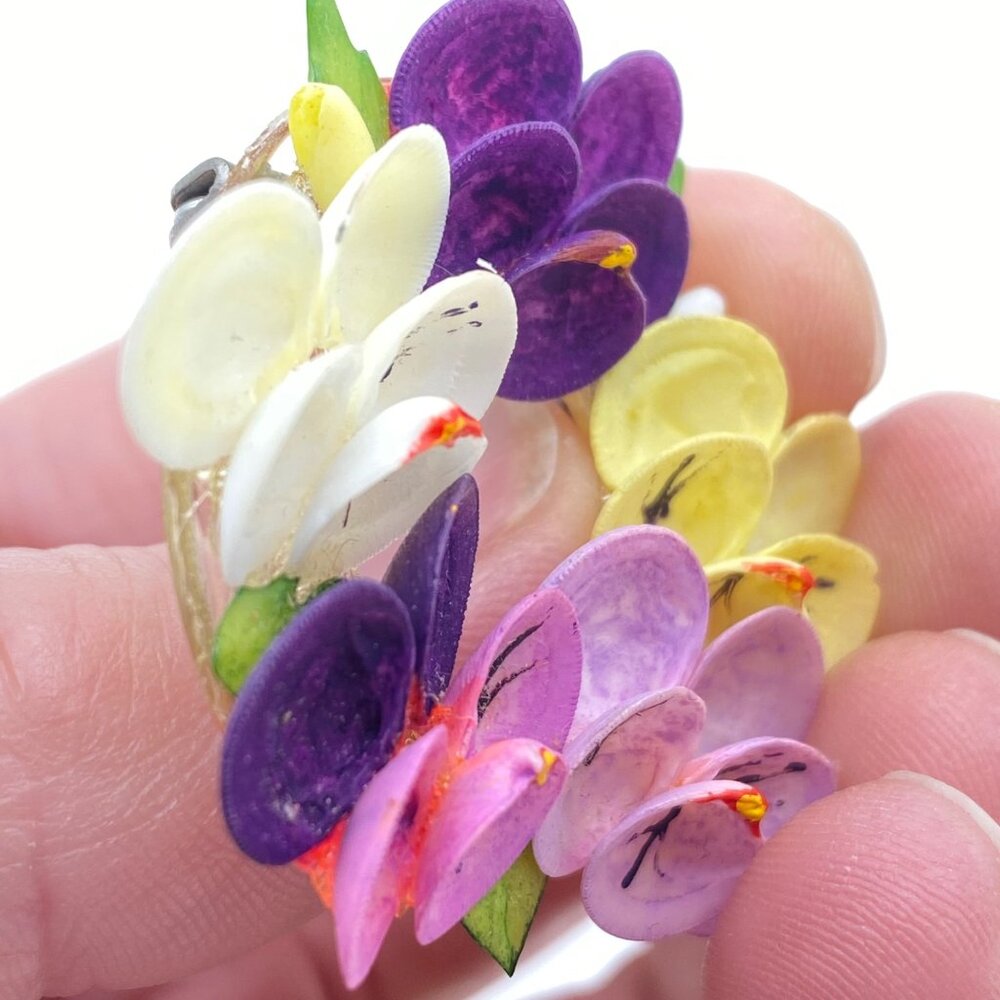 Vintage Seashell Pansy Floral Brooch Pin Handmade Wreath Shape Purple Yellow - Picture 5 of 8